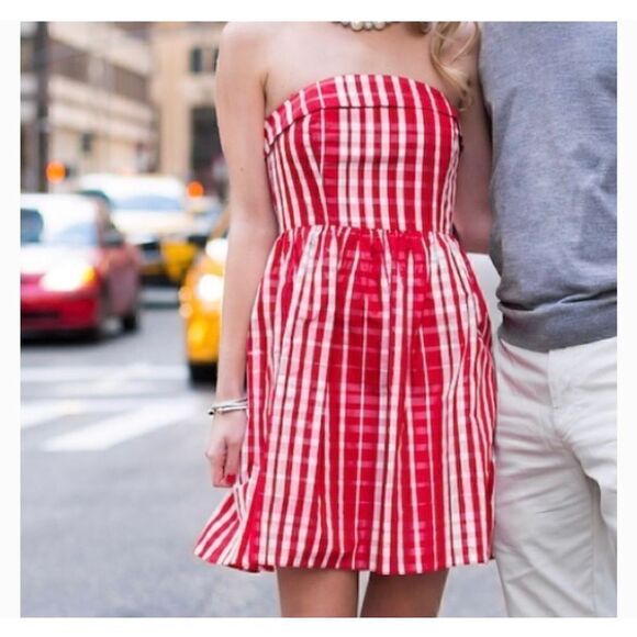 Vineyard Vines Red and White Gingham Fit and Flare Silk Blend Strapless Mini Dre - Picture 2 of 9